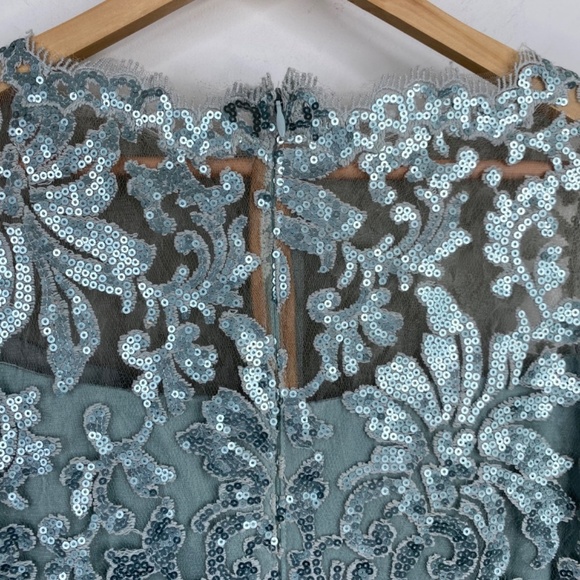 Tadashi Shoji Sequin Sheath Dress 8 Scalloped Lace Ice Silver Holiday New Years - Picture 5 of 12